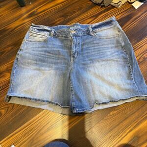 Maurice’s High Rise Denim Shorts Size 18W
